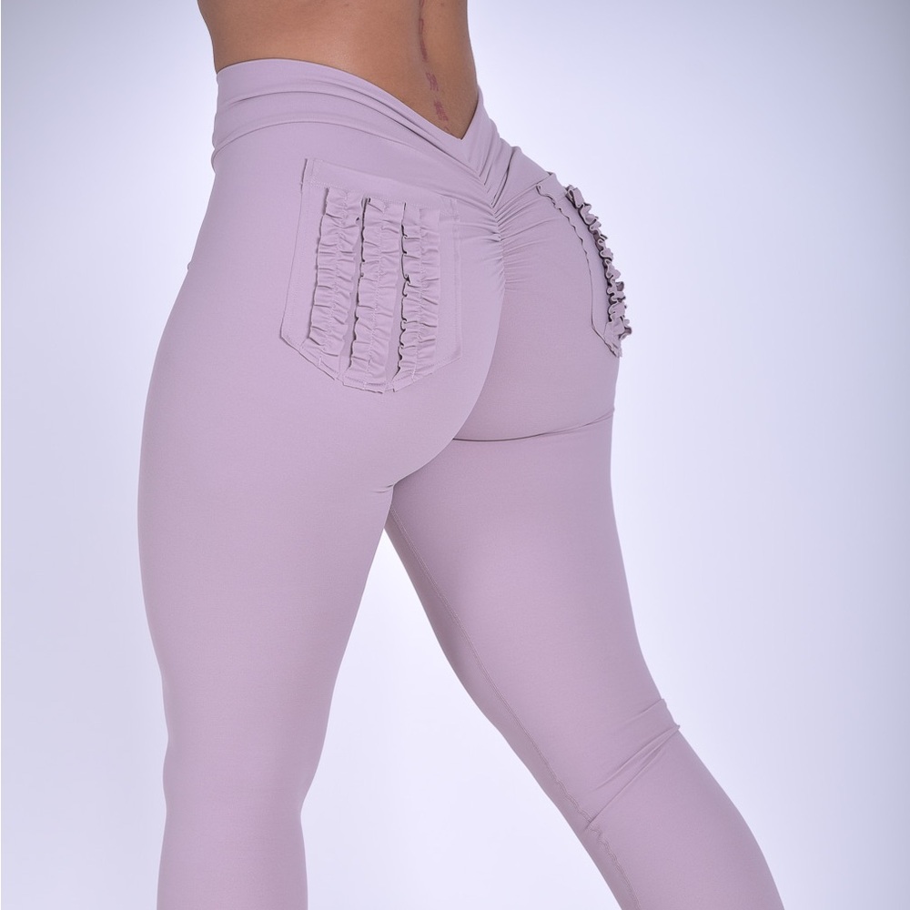 CLS Sportswear V Back Ruffle Pocket Leggings Latte